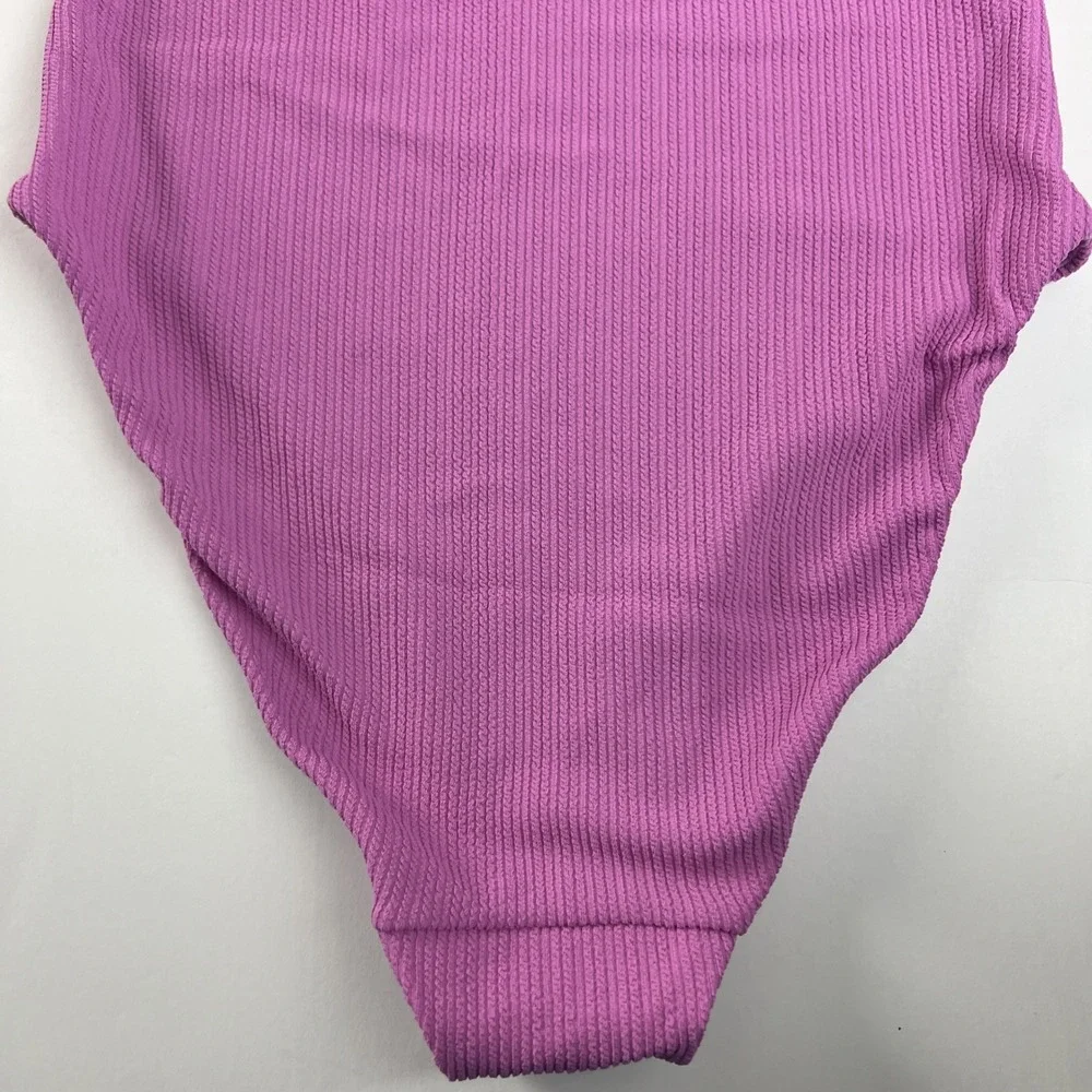 Wolford Swimsuit Size Medium One-Piece One Shoulder Textured Luxury‎ Orchid D22